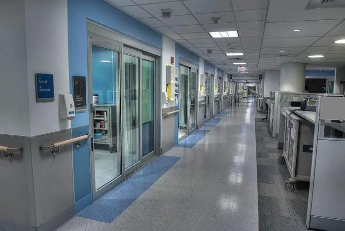 Hospital circulation and logistics routes for clinical support services